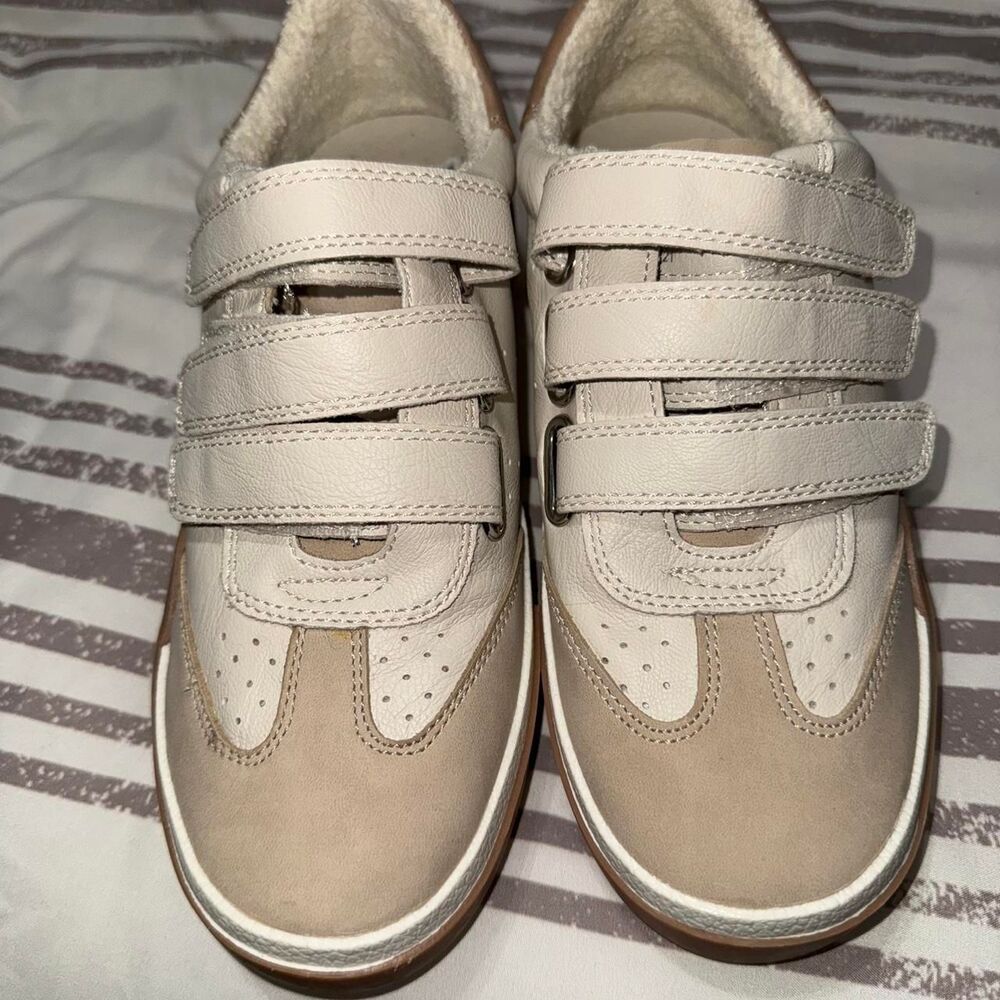 Source-unknown Women's Cream and Tan Trainers